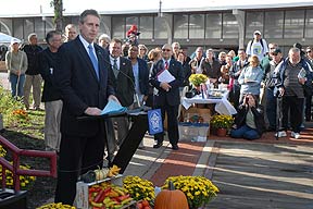 Robert Duffy speaks at celebration of Rochester Public Market's win in the 2010 America's Favorite Farmers Market contest